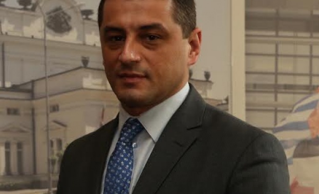 Янков пита: Какъв е моделът на управление на Сметна палата - едноличен или колегиален