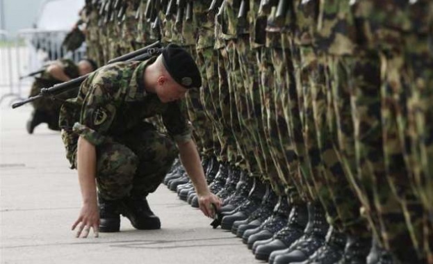 Руснаците ще избират между 1 г. набор и 2 г. наемници в армията