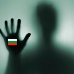 Въпросът не е "Кой", а "Кой от кои е?"