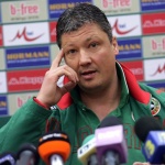 Пенев няма да подава оставка