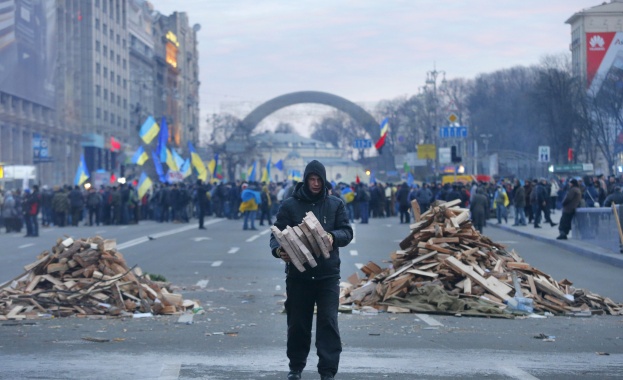 След победата, преди нормалността
