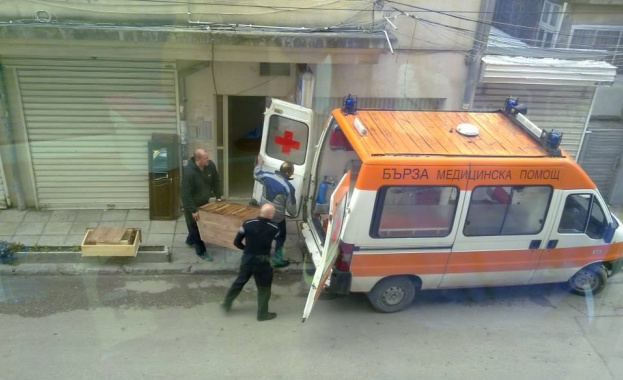 Заплашвали авторката на снимките с товарната линейка