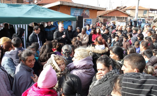 Росен Петров към ромите: Ние няма да ви излъжем!