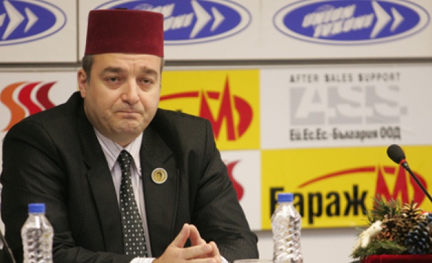 Юзеир Юзеиров с фес отива на евроизбори в Брюксел