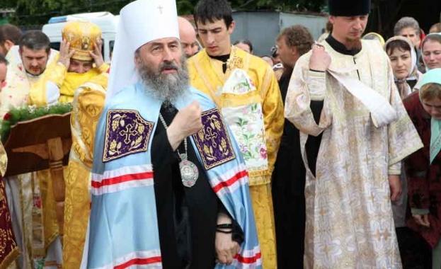 Патриарх Кирил пожела  Божия помощ на митрополит Онуфрий в труден за Църквата период 