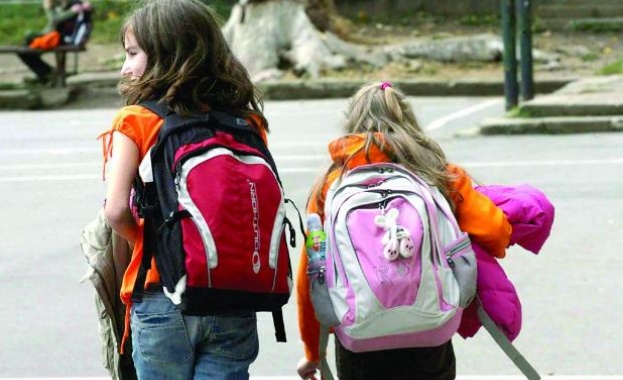 Подготовката за училище ще излезе по скъпо тази година Това показват
