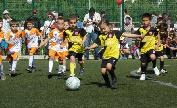 ДФК „Звездичка” започва градежа на собствена база