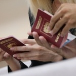 В Херсон властите раздават руски паспорти 