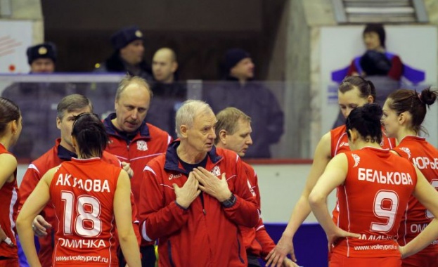 Владимир Козюткин застава начело на женския национален отбор по волейбол
