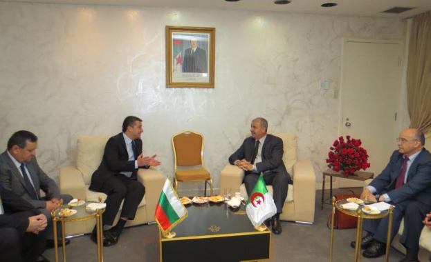 Стойнев: Oткриваме търговско представителство на България в Алжир