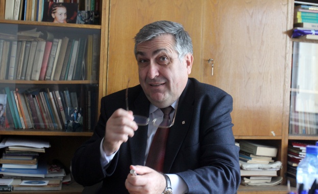 "Опасен комунист" стана премиер