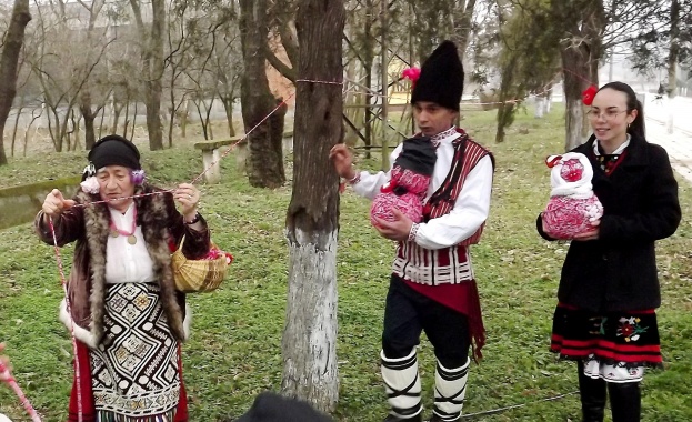 2000-метрова мартеница изпредоха в Алфатар