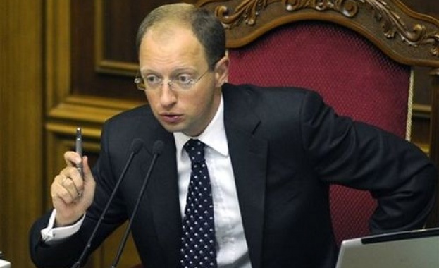 Яценюк: Едва ли Украйна ще бъде приета в НАТО