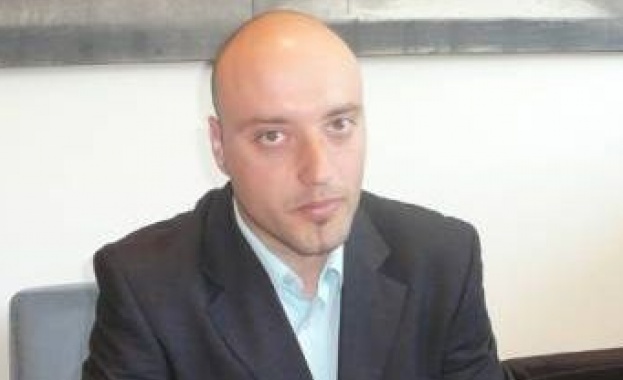 Атанас Славов: Президентското искане за референдум трябва да влезе в пленарна зала