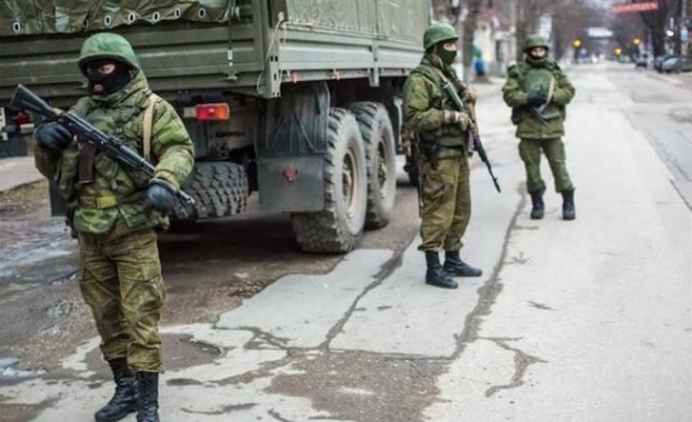 Руските военни на границата с Украйна се увеличават