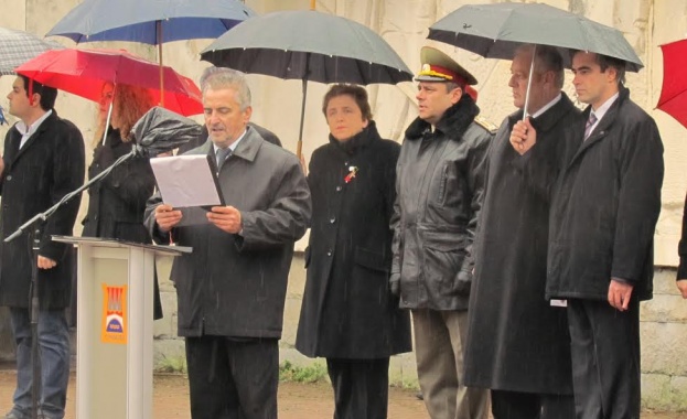 Янкова: 3 март има силата да сплотява нацията