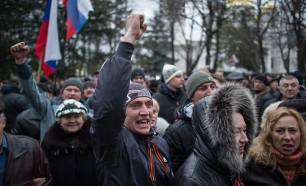Проруски демонстранти окупираха сградата на областната управа в Донецк /видео/