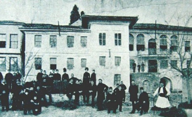 Министър Стоянович открива паметна плоча за Българската мъжка гимназия в Солун  