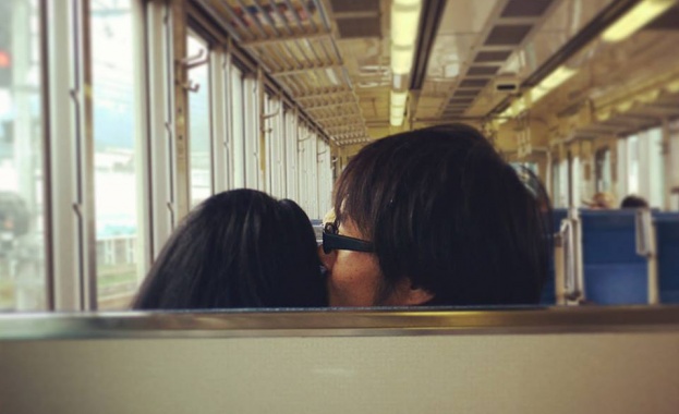 Японски блогър-самотник дава съвети как да си правиш снимки все едно си имаш гадже