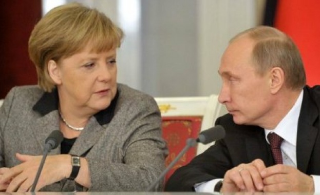 Путин и Меркел обсъдиха вариантите за нормализиране на обстановката в Украйна 