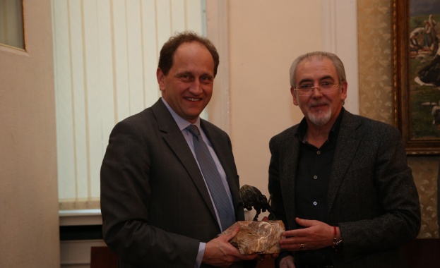 Местан ще бори крайния национализъм в Европа