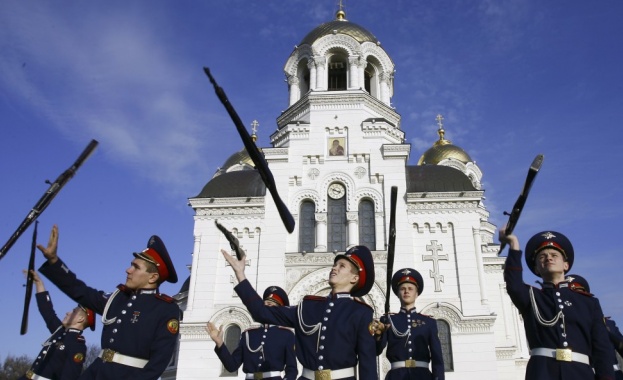 Украйна отзовава кадетите и офицерите, учащи в руски военни академии