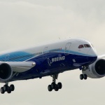 Boeing съобщи за пукнатини в крилата на Dreamliner