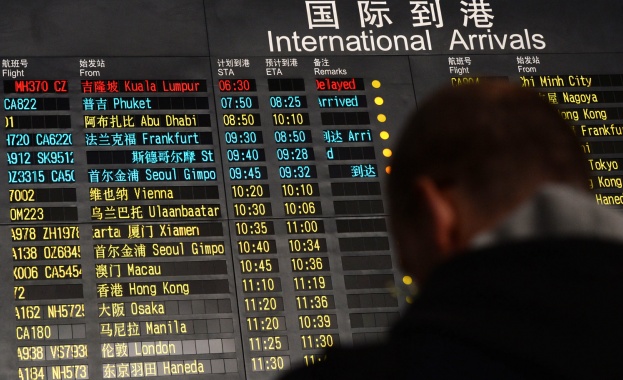 В Южнокитайско море са открити предполагаеми отломки от изчезналия самолет