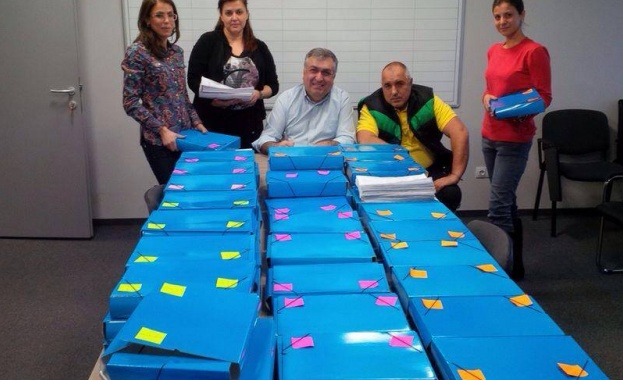 Подписката в подкрепа на национален референдум за изборна реформа ще бъде внесена в НС (обновена)