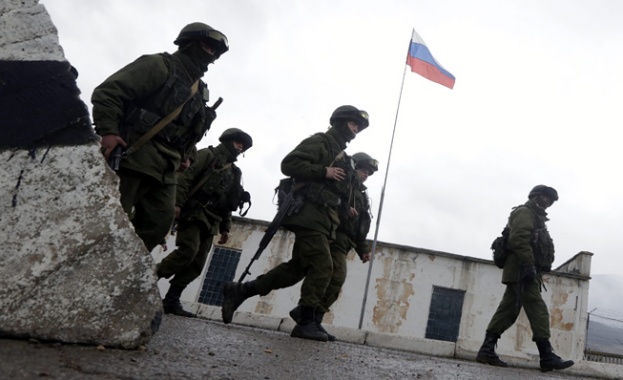 Агресивен обиск на екип на БНТ в Крим