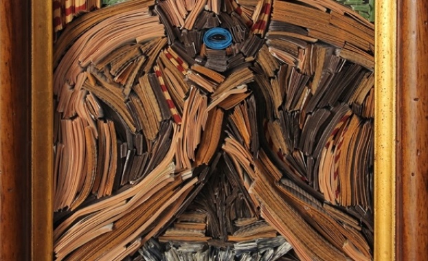 Най-впечатляващите портрети от изхвърлени вестници и книги