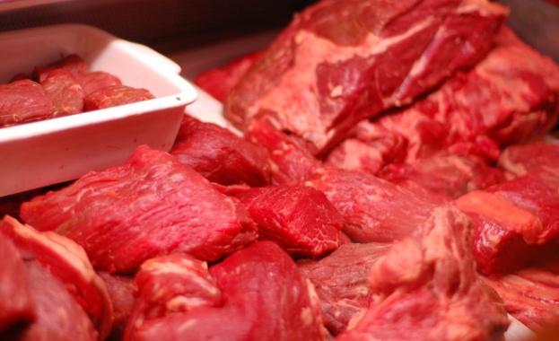 Френските власти разследват схема с 1500 тона некачествено месо