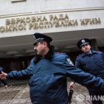 Върховна рада заплашва Крим с прекратяване на пълномощията