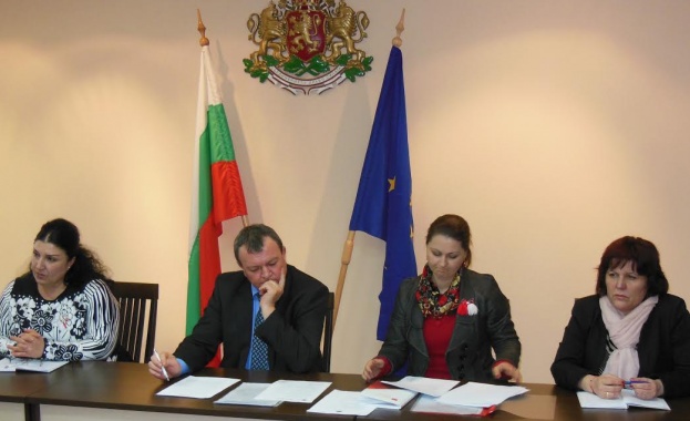 Областният управител на Силистра призова за решение на проблема с бездомните кучета