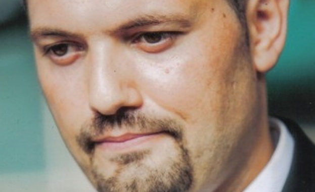 Полицията издирва 33-годишен мъж