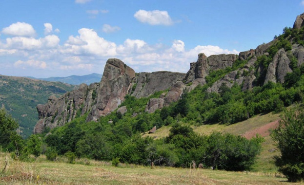 Иманяри ровят за злато край Брестово