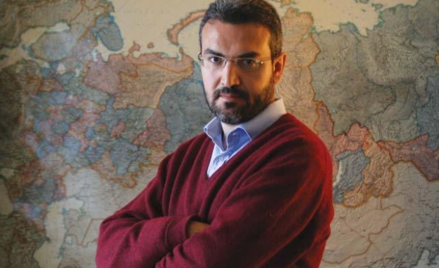 Съветникът на Марин Льо Пен: Американците целят разрив между ЕС и Русия