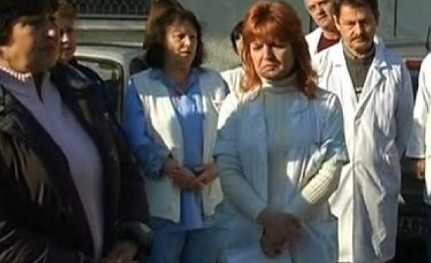 Лекари от Варна живеят без пари с месеци