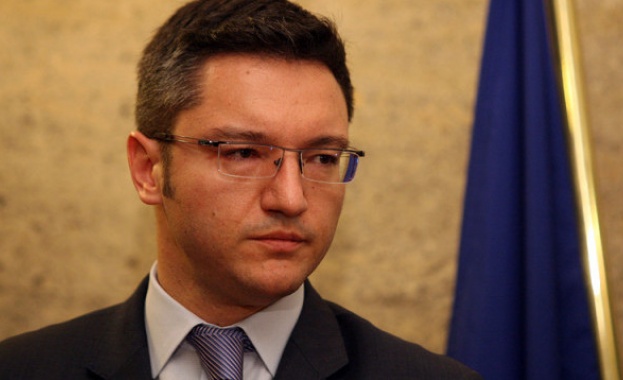 Нямаме различия относно суверенитета на Украйна, заяви Вигенин