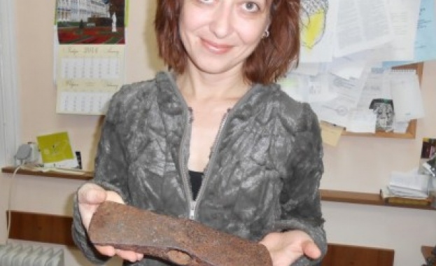 Бойна тракийска брадва се върна с колет у нас