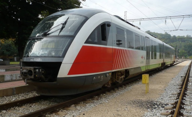 Самоубиец спря влак на гара Пловдив