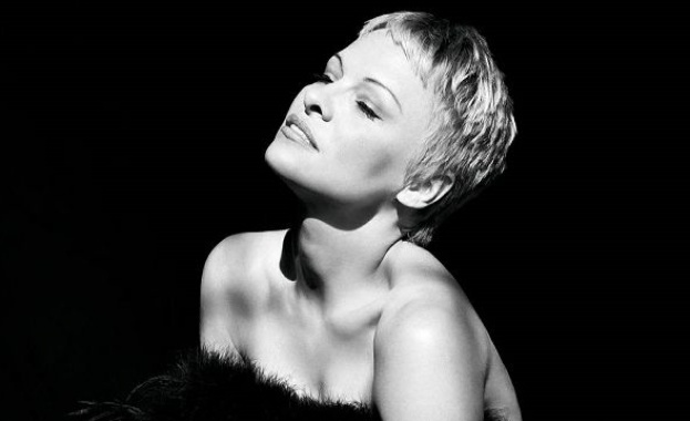 Памела се разголи за Purple /снимки 18+/