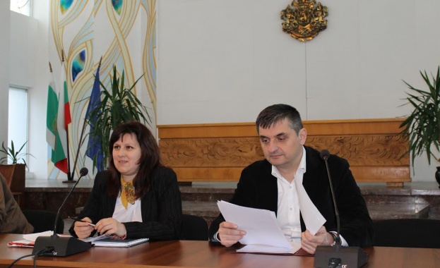 Добрев: Не знам как Томислав Дончев ще обясни в Европа присъствието си в тефтера „Златанов”