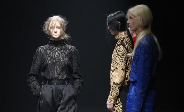 Колекцията "Сестри" откри Седмицата на модата в Токио