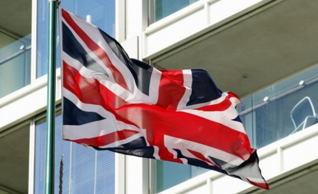 Великобритания няма да закрива визови центрове в Русия