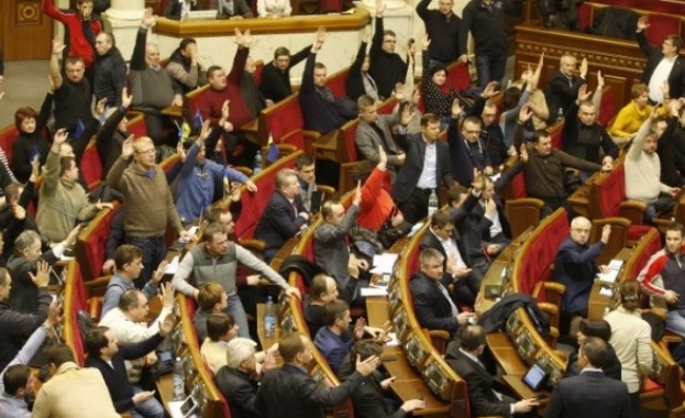 Върховна рада прие постанавлението за правата на кримските татари