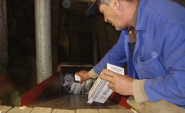 Унищожиха голямо количество контрабандни цигари, пури и пурети