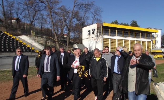 Станишев се срещна с ръководството и фенове на Миньор Пк