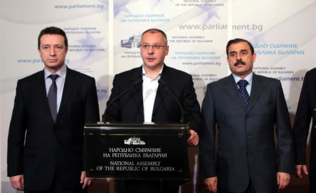 Станишев: Първата ни грижа е спокойствието на българите в Украйна