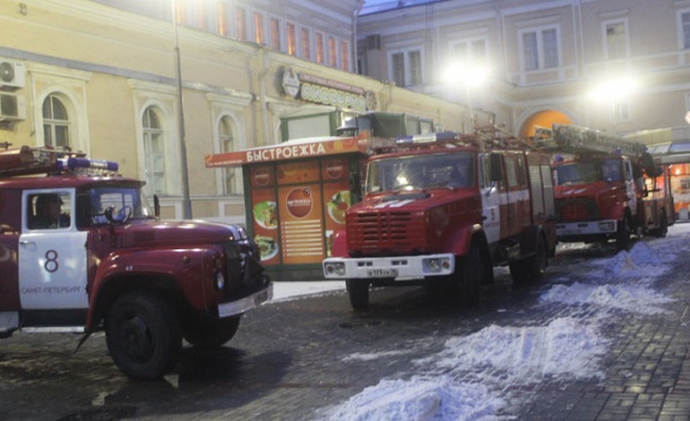 Гори Московската гара в Санкт Петербург 